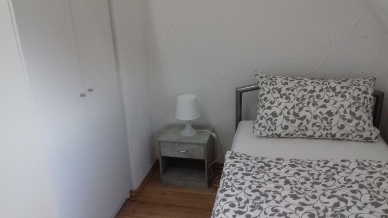 Appartamento Gaststaette Molitor Saarlouis Esterno foto